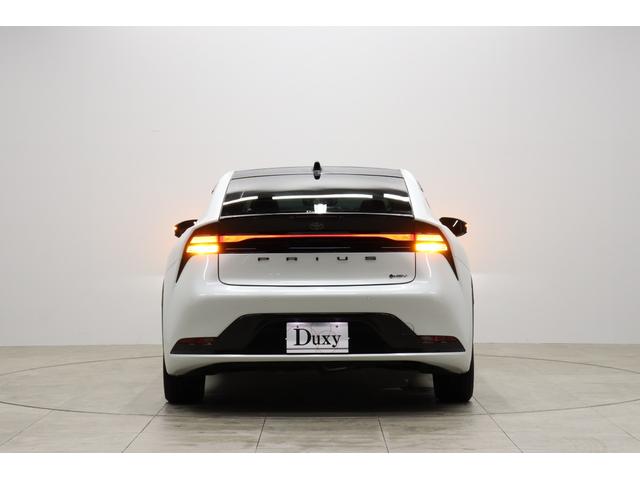 プリウス Ｚ　２０２５年改モデル　パノラマルーフ　ドラレコ機能付きデジタルミラー　パノラミックビューモニター　ブラインドスポットモニター　１２．３インチコネクティッドナビ　シートヒーター＆エアコン　パワートランク（9枚目）