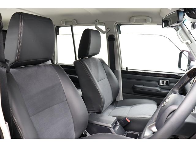 ランドクルーザー７０ ＡＸ　電動デフロック　丸目ＬＥＤヘッドライト　純正ナビ　バックカメラ内蔵防眩ミラー　ワンオーナー　木目調ステアリング　純正１６インチＡＷ　サイドバイザー　前後ドラレコ　トヨタセーフティーセンス搭載（45枚目）