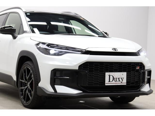 カローラクロス ＧＲスポーツ　登録済未使用車　パノラマルーフ　　ＧＲ専用レッドキャリパー＆１９インチアルミホイール　パノラミックビューモニター　ブラインドスポットモニター　ステアリングヒーター　ハンズフリーパワーバックドア（10枚目）