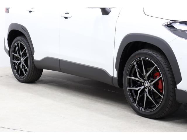 カローラクロス ＧＲスポーツ　登録済未使用車　パノラマルーフ　　ＧＲ専用レッドキャリパー＆１９インチアルミホイール　パノラミックビューモニター　ブラインドスポットモニター　ステアリングヒーター　ハンズフリーパワーバックドア（14枚目）