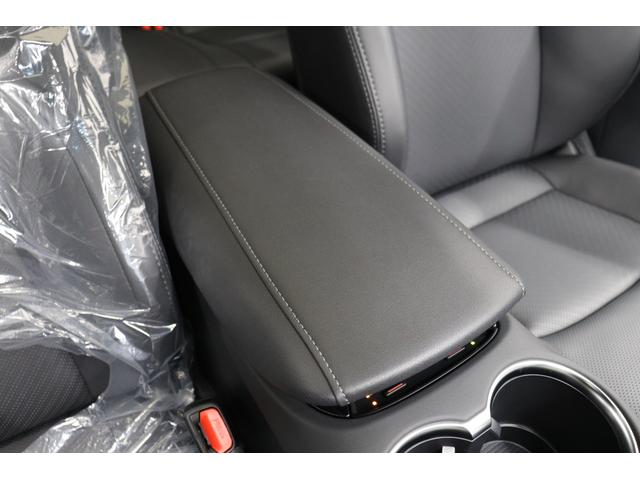 ハリアーハイブリッド Ｚ　レザーパッケージ・ナイトシェード　調光パノラマルーフ　ＪＢＬ　ＡＣ１５００Ｗ　寒冷地　ナイトシェード専用１９インチアルミ　１２．３インチディスプレイオーディオ　全周囲カメラ　ブラインドスポットモニター　デジタルミラー　パワーバックドア（29枚目）