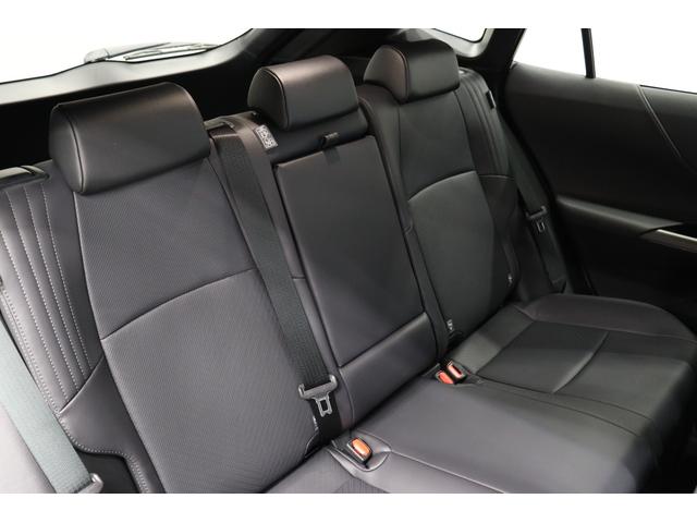 ハリアーハイブリッド Ｚ　レザーパッケージ・ナイトシェード　調光パノラマルーフ　ＪＢＬ　ＡＣ１５００Ｗ　寒冷地　ナイトシェード専用１９インチアルミ　１２．３インチディスプレイオーディオ　全周囲カメラ　ブラインドスポットモニター　デジタルミラー　パワーバックドア（33枚目）