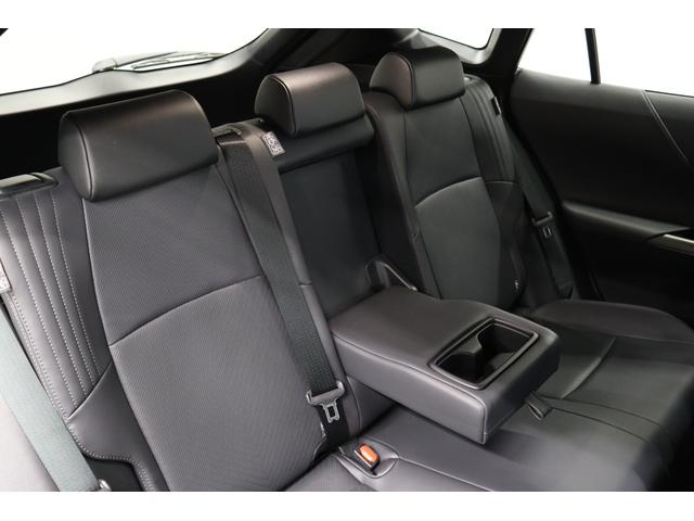 ハリアーハイブリッド Ｚ　レザーパッケージ・ナイトシェード　調光パノラマルーフ　ＪＢＬ　ＡＣ１５００Ｗ　寒冷地　ナイトシェード専用１９インチアルミ　１２．３インチディスプレイオーディオ　全周囲カメラ　ブラインドスポットモニター　デジタルミラー　パワーバックドア（34枚目）