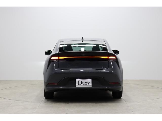 プリウス U トヨタセーフティーセンス拡張パック MOP上級シートグラディエントブラック内装 シートヒーター ブラインドスポットモニター パノラミックビューモニター 前後ドライブレコーダー 純正17インチAW(5枚目)