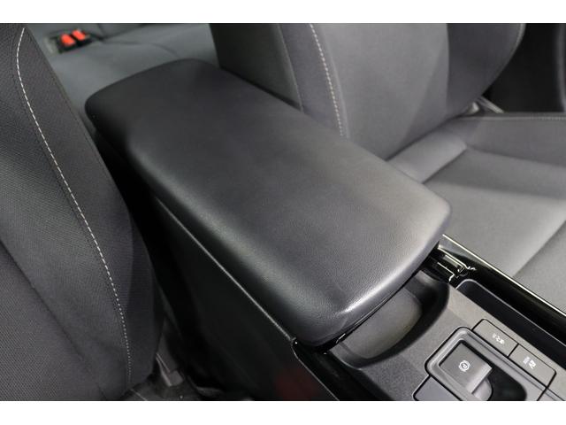 プリウス U トヨタセーフティーセンス拡張パック MOP上級シートグラディエントブラック内装 シートヒーター ブラインドスポットモニター パノラミックビューモニター 前後ドライブレコーダー 純正17インチAW(40枚目)