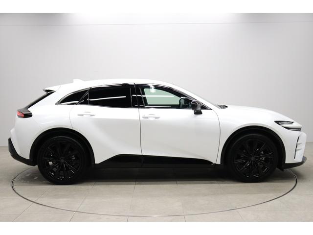 クラウンスポーツ Ｚ　パノラマルーフ　ハンズフリー電動リアドア　ドライブレコーダー機能付きデジタルミラー　置くだけ充電　ＨＵＤ　１２．３インチディスプレイオーディオ　パノラミックビューモニター　ブラインドスポットモニター（7枚目）