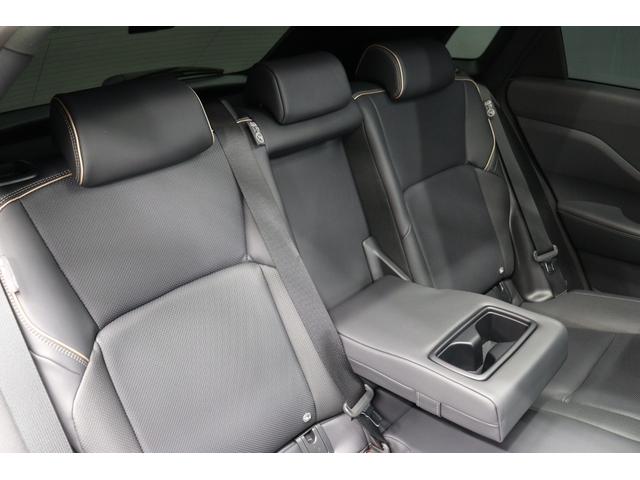 クラウンスポーツ Ｚ　パノラマルーフ　ハンズフリー電動リアドア　ドライブレコーダー機能付きデジタルミラー　置くだけ充電　ＨＵＤ　１２．３インチディスプレイオーディオ　パノラミックビューモニター　ブラインドスポットモニター（35枚目）