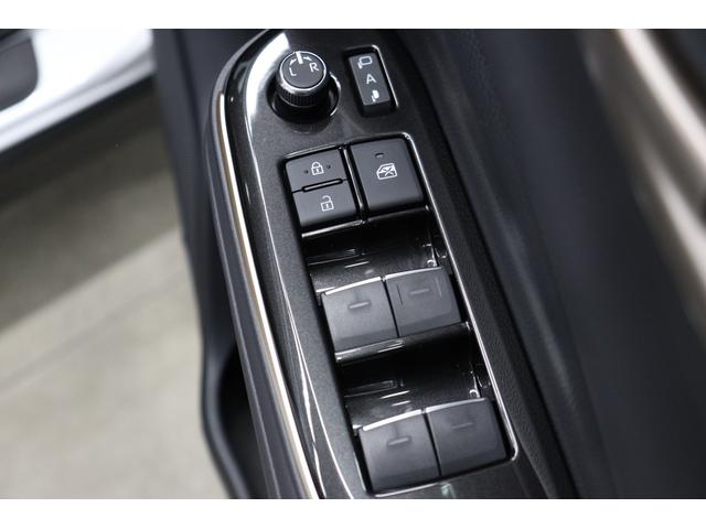 クラウンスポーツ Ｚ　パノラマルーフ　ハンズフリー電動リアドア　ドライブレコーダー機能付きデジタルミラー　置くだけ充電　ＨＵＤ　１２．３インチディスプレイオーディオ　パノラミックビューモニター　ブラインドスポットモニター（42枚目）