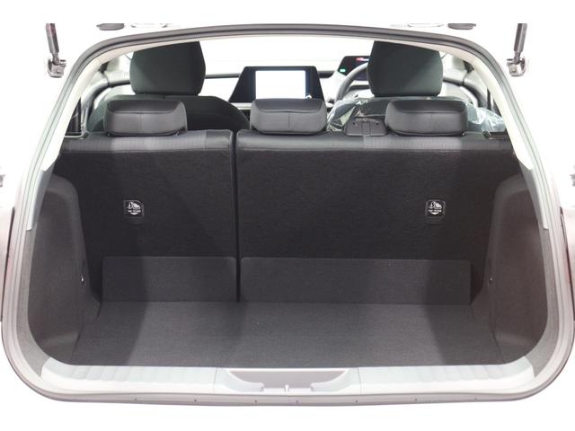 プリウス Ｕ　登録済み未使用車　ＴＳＳ拡張パック　全周囲モニター　ブラインドスポットモニター　周辺車両接近サポート　純正ディスプレイオーディオ　ＡｐｐｌｅＣａｒＰｌａｙ／ＡｎｄｒｏｉｄＡｕｔｏ対応　フルセグＴＶ（31枚目）