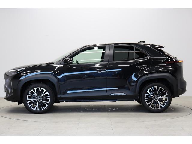 ヤリスクロス ハイブリッドＺ　Ｒ７／１１式登録済み未使用車　トヨタチームメイト　床下透過機能付き全周囲モニター　ブラインドスポットモニター　パーキングアシスト　純正コネクティッドナビ　ＨＤＭＩ　シートヒーター　ステアリングヒーター（6枚目）