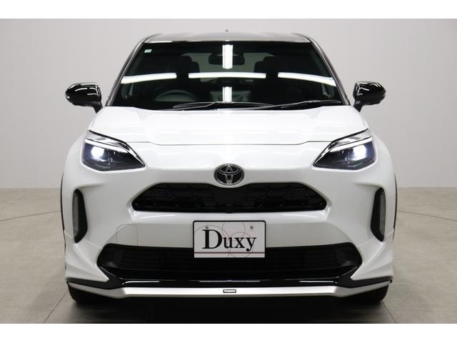 ヤリスクロス ハイブリッドＺ　登録済未使用車　モデリスタエアロ　パワーバックドア　トヨタチームメイト　Ｔコネクトナビｐｌｕｓ　全周囲モニター　ＢＳＭ　パワーシート　シートヒーター　ステアリングヒーター　ＨＤＭＩ　ＥＴＣ２．０（4枚目）