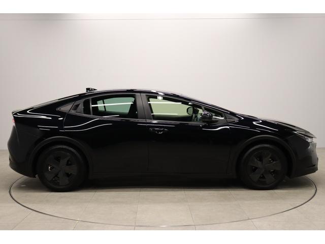 プリウス Ｕ　トヨタセーフティーセンス拡張パック　シートヒーター　上級ファブリックシート　前後ドラレコ　ステアリングヒーター　ブラインドスポットモニター　バックカメラ　ＥＴＣ２．０　ＡＣ１００／１５００Ｗ（7枚目）