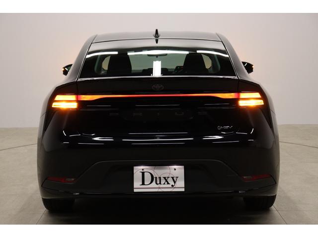 プリウス Ｕ　トヨタセーフティーセンス拡張パック　シートヒーター　上級ファブリックシート　前後ドラレコ　ステアリングヒーター　ブラインドスポットモニター　バックカメラ　ＥＴＣ２．０　ＡＣ１００／１５００Ｗ（9枚目）