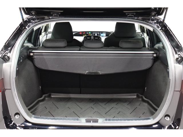 プリウス ＳセーフティプラスＩＩ　パノラミックビューモニター　ブラインドスポットモニター　トヨタセーフティセンス　ＡＣ１００Ｖ／１５００Ｗコンセント　純正Ｔ－Ｃｏｎｎｅｃｔ９インチナビ　フルセグＴＶ　ＥＴＣ２．０　ＬＥＤヘッド＆フォグ（34枚目）