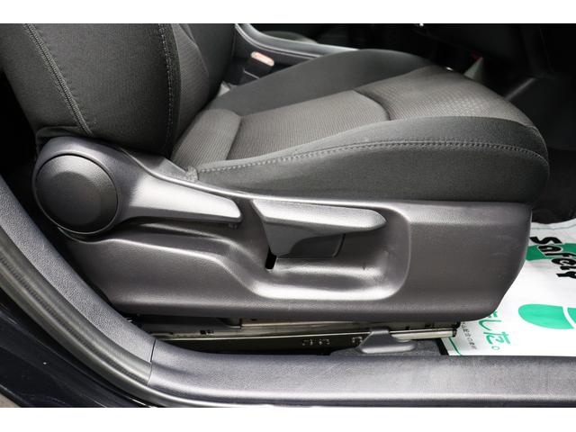 プリウス ＳセーフティプラスＩＩ　パノラミックビューモニター　ブラインドスポットモニター　トヨタセーフティセンス　ＡＣ１００Ｖ／１５００Ｗコンセント　純正Ｔ－Ｃｏｎｎｅｃｔ９インチナビ　フルセグＴＶ　ＥＴＣ２．０　ＬＥＤヘッド＆フォグ（39枚目）