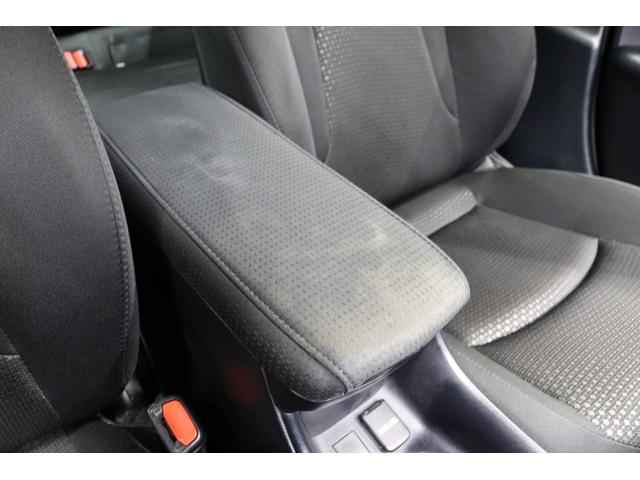 プリウス ＳセーフティプラスＩＩ　パノラミックビューモニター　ブラインドスポットモニター　トヨタセーフティセンス　ＡＣ１００Ｖ／１５００Ｗコンセント　純正Ｔ－Ｃｏｎｎｅｃｔ９インチナビ　フルセグＴＶ　ＥＴＣ２．０　ＬＥＤヘッド＆フォグ（40枚目）