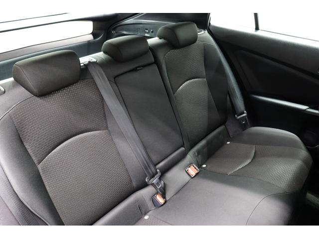 プリウス ＳセーフティプラスＩＩ　パノラミックビューモニター　ブラインドスポットモニター　トヨタセーフティセンス　ＡＣ１００Ｖ／１５００Ｗコンセント　純正Ｔ－Ｃｏｎｎｅｃｔ９インチナビ　フルセグＴＶ　ＥＴＣ２．０　ＬＥＤヘッド＆フォグ（42枚目）