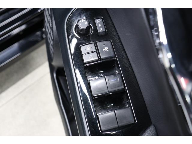 プリウス ＳセーフティプラスＩＩ　パノラミックビューモニター　ブラインドスポットモニター　トヨタセーフティセンス　ＡＣ１００Ｖ／１５００Ｗコンセント　純正Ｔ－Ｃｏｎｎｅｃｔ９インチナビ　フルセグＴＶ　ＥＴＣ２．０　ＬＥＤヘッド＆フォグ（46枚目）