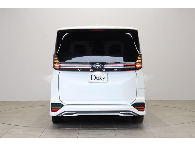 ヴォクシー Ｓ－Ｚ　モデリスタエアロ　１０．５型ナビ　１４型後席ＴＶ　デジタルキー　ＤＶＤデッキ　前後ドラレコ　全方位モニター　ブラインドスポットモニター　ハンズフリー電動スライド　電動バックドア　後席オットマン（5枚目）