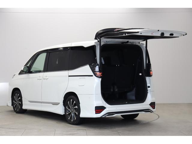 ヴォクシー Ｓ－Ｚ　モデリスタエアロ　１０．５型ナビ　１４型後席ＴＶ　デジタルキー　ＤＶＤデッキ　前後ドラレコ　全方位モニター　ブラインドスポットモニター　ハンズフリー電動スライド　電動バックドア　後席オットマン（34枚目）