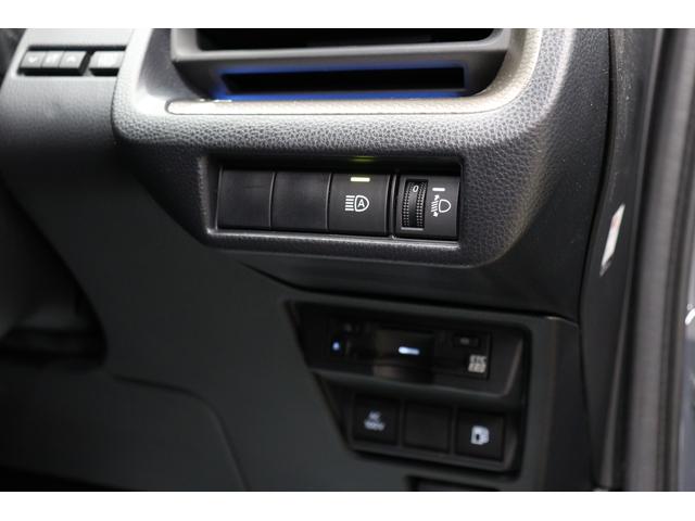 プリウス U トヨタセーフティーセンス拡張パック オプション上級シートグラディエントブラック内装 シートヒーター ブラインドスポットモニター パノラミックビューモニター 前後ドライブレコーダー 純正17インチAW(68枚目)