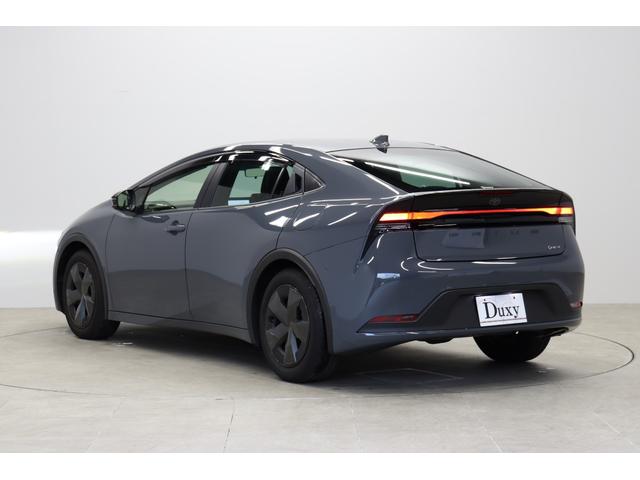 プリウス Ｕ　トヨタセーフティーセンス拡張パック　シートヒーター　ブラインドスポットモニター　パノラミックビューモニター　前後ドラレコ　純正１７インチアルミホイール　ＥＴＣ２．０　フルセグＴＶ（8枚目）