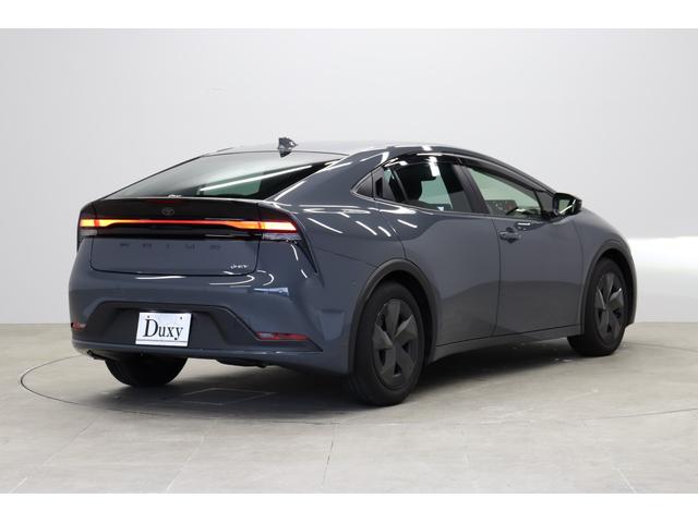 プリウス Ｕ　トヨタセーフティーセンス拡張パック　シートヒーター　ブラインドスポットモニター　パノラミックビューモニター　前後ドラレコ　純正１７インチアルミホイール　ＥＴＣ２．０　フルセグＴＶ（12枚目）