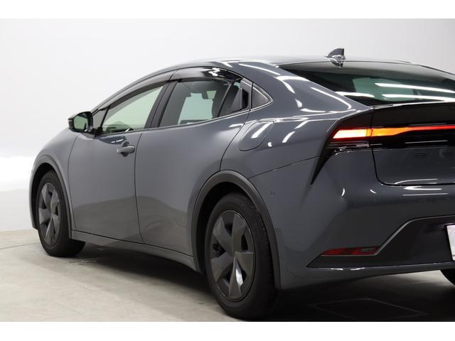 プリウス Ｕ　トヨタセーフティーセンス拡張パック　シートヒーター　ブラインドスポットモニター　パノラミックビューモニター　前後ドラレコ　純正１７インチアルミホイール　ＥＴＣ２．０　フルセグＴＶ（31枚目）