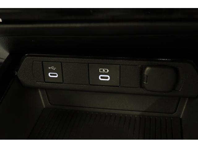 プリウス Ｕ　トヨタセーフティーセンス拡張パック　シートヒーター　ブラインドスポットモニター　パノラミックビューモニター　前後ドラレコ　純正１７インチアルミホイール　ＥＴＣ２．０　フルセグＴＶ（58枚目）