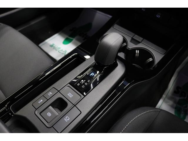 プリウス Ｕ　トヨタセーフティーセンス拡張パック　シートヒーター　ブラインドスポットモニター　パノラミックビューモニター　前後ドラレコ　純正１７インチアルミホイール　ＥＴＣ２．０　フルセグＴＶ（59枚目）