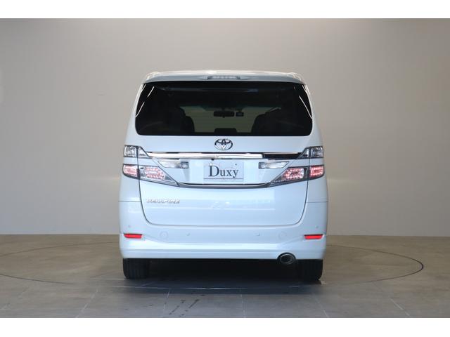 ヴェルファイア ２．４Ｘ　社外エアロ　カロッツェリアナビ　バックカメラ　フロントビューカメラ　ＨＩＤヘッドランプ　後席モニター　革調シートカバー　レーダー探知機　前後ドライブレコーダー　ＥＴＣ　木目インパネ取付　純正アルミ（5枚目）