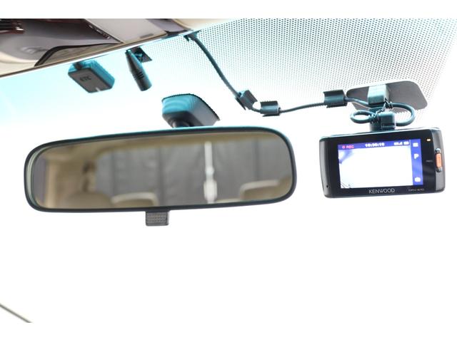 ヴェルファイア ２．４Ｘ　社外エアロ　カロッツェリアナビ　バックカメラ　フロントビューカメラ　ＨＩＤヘッドランプ　後席モニター　革調シートカバー　レーダー探知機　前後ドライブレコーダー　ＥＴＣ　木目インパネ取付　純正アルミ（49枚目）