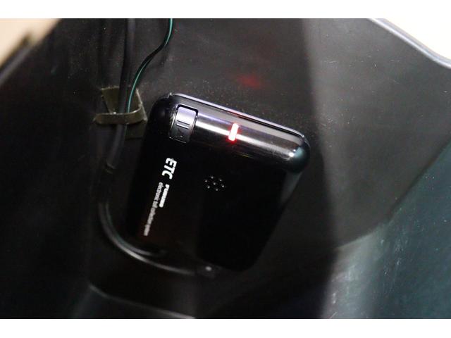 ヴェルファイア ２．４Ｘ　社外エアロ　カロッツェリアナビ　バックカメラ　フロントビューカメラ　ＨＩＤヘッドランプ　後席モニター　革調シートカバー　レーダー探知機　前後ドライブレコーダー　ＥＴＣ　木目インパネ取付　純正アルミ（59枚目）