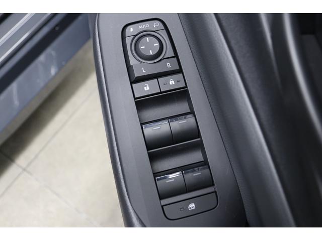 プリウス Ｕ　純正８インチディスプレイオーディオＡｐｐｌｅＣａｒＰｌａｙ／ＡｎｄｒｏｉｄＡｕｔｏ対応　クルーズコントロール　フルセグＴＶ　　バックモニター　ＥＴＣ２．０　ＡＣ１００Ｖ／１５００Ｗコンセント（45枚目）