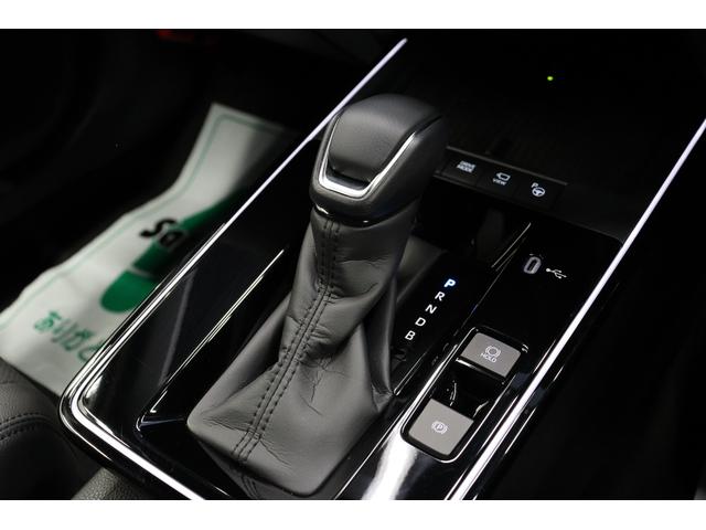 カローラクロス ハイブリッド　Ｚ　パノラマルーフ　パノラミックビューモニター　パワーバックドア　チームメイトアドバンストパーク　シートヒーター＆ベンチレーション　シグナルロードプロジェクション　ＡＣ１００Ｖ／１５００Ｗ　ナノイーＸ（60枚目）