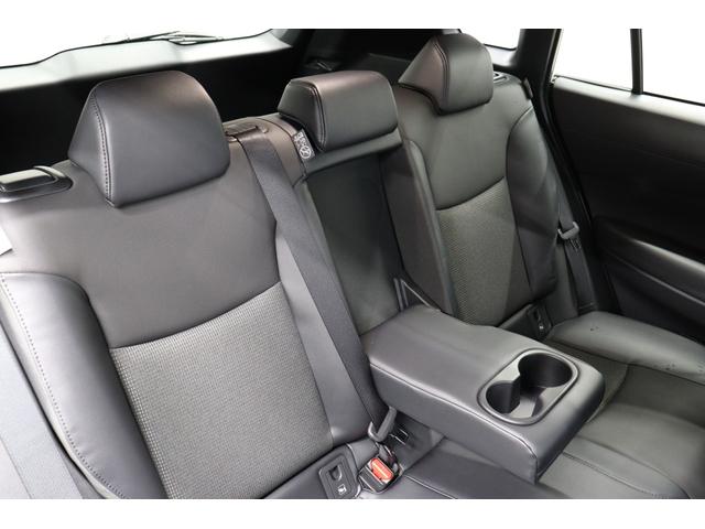 カローラクロス ハイブリッド　Ｚ　パノラマルーフ　パノラミックビューモニター　トヨタチームメイト　アドバンストパーク　パワーバックドア　シートヒーター＆ベンチレーション　ブラインドスポットモニター　ＥＴＣ２．０　純正１０．５型ナビ（72枚目）