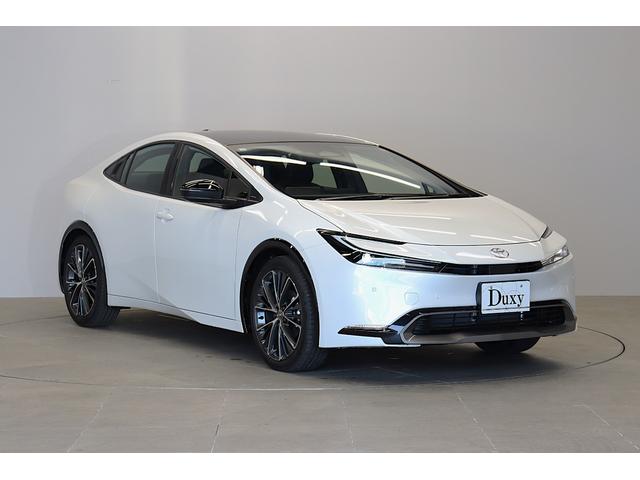 プリウス Ｚ　年次改良モデル　パノラマルーフ　Ｚ専用赤内装　寒冷地　１２．３インチコネクティッドナビ　パノラミックビューモニター　ブラインドスポットモニター　ドラレコ機能付きデジタルインナーミラー　パワートランク（11枚目）