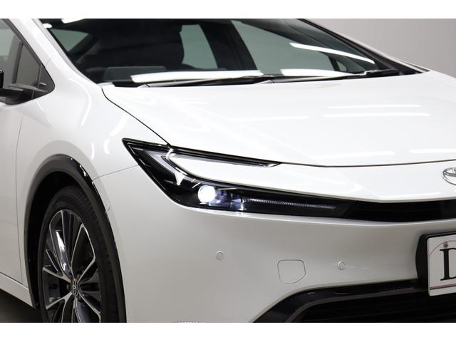 プリウス Ｚ　年次改良モデル　パノラマルーフ　Ｚ専用赤内装　寒冷地　１２．３インチコネクティッドナビ　パノラミックビューモニター　ブラインドスポットモニター　ドラレコ機能付きデジタルインナーミラー　パワートランク（13枚目）