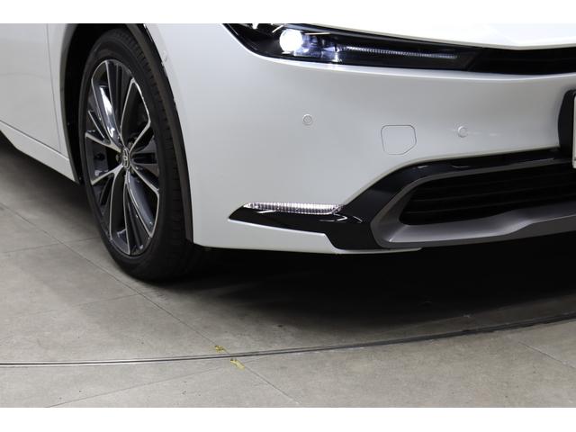 プリウス Ｚ　年次改良モデル　パノラマルーフ　Ｚ専用赤内装　寒冷地　１２．３インチコネクティッドナビ　パノラミックビューモニター　ブラインドスポットモニター　ドラレコ機能付きデジタルインナーミラー　パワートランク（15枚目）