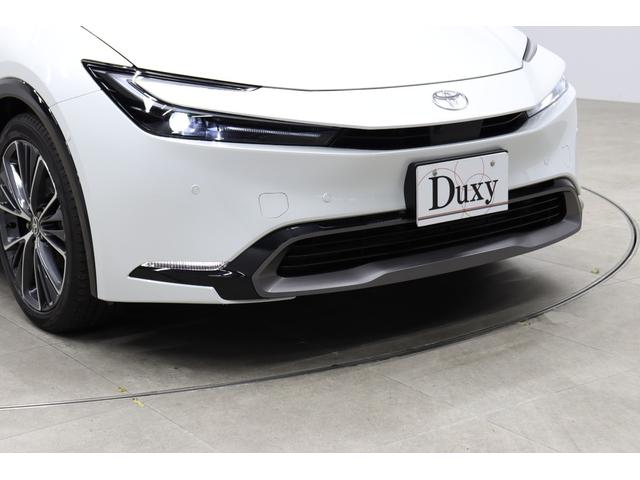 プリウス Ｚ　年次改良モデル　パノラマルーフ　Ｚ専用赤内装　寒冷地　１２．３インチコネクティッドナビ　パノラミックビューモニター　ブラインドスポットモニター　ドラレコ機能付きデジタルインナーミラー　パワートランク（16枚目）