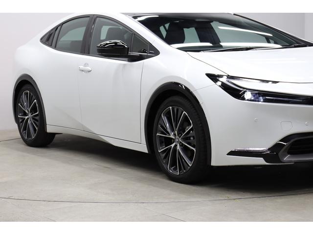 プリウス Ｚ　年次改良モデル　パノラマルーフ　Ｚ専用赤内装　寒冷地　１２．３インチコネクティッドナビ　パノラミックビューモニター　ブラインドスポットモニター　ドラレコ機能付きデジタルインナーミラー　パワートランク（19枚目）