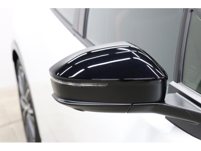 プリウス Ｚ　年次改良モデル　パノラマルーフ　Ｚ専用赤内装　寒冷地　１２．３インチコネクティッドナビ　パノラミックビューモニター　ブラインドスポットモニター　ドラレコ機能付きデジタルインナーミラー　パワートランク（21枚目）