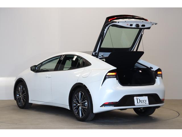 プリウス Ｚ　年次改良モデル　パノラマルーフ　Ｚ専用赤内装　寒冷地　１２．３インチコネクティッドナビ　パノラミックビューモニター　ブラインドスポットモニター　ドラレコ機能付きデジタルインナーミラー　パワートランク（32枚目）