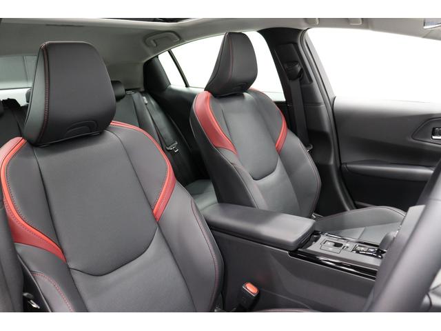 プリウス Ｚ　年次改良モデル　パノラマルーフ　Ｚ専用赤内装　寒冷地　１２．３インチコネクティッドナビ　パノラミックビューモニター　ブラインドスポットモニター　ドラレコ機能付きデジタルインナーミラー　パワートランク（40枚目）