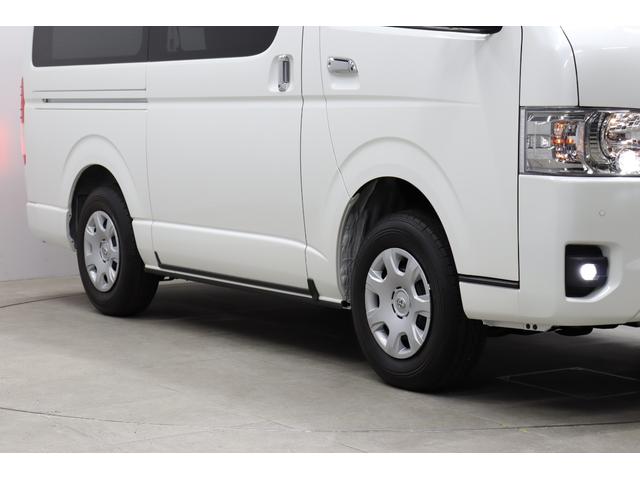 ハイエースバン ロングスーパーGL ダークプライムS 8型最終特別仕様車 寒冷地仕様&リヤフォグ 4WD ディーゼルターボ 登録済未使用車 全周囲モニター デジタルインナーミラー 20周年記念スカッフプレート 両側パワースライド AC100Vコンセント(19枚目)