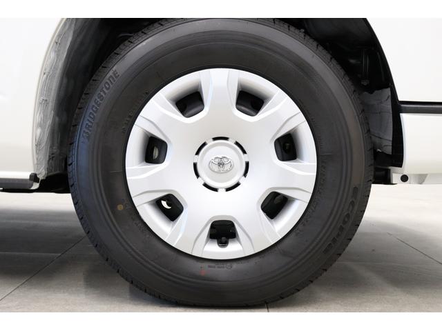 ハイエースバン ロングスーパーGL ダークプライムS 8型最終特別仕様車 寒冷地仕様&リヤフォグ 4WD ディーゼルターボ 登録済未使用車 全周囲モニター デジタルインナーミラー 20周年記念スカッフプレート 両側パワースライド AC100Vコンセント(20枚目)