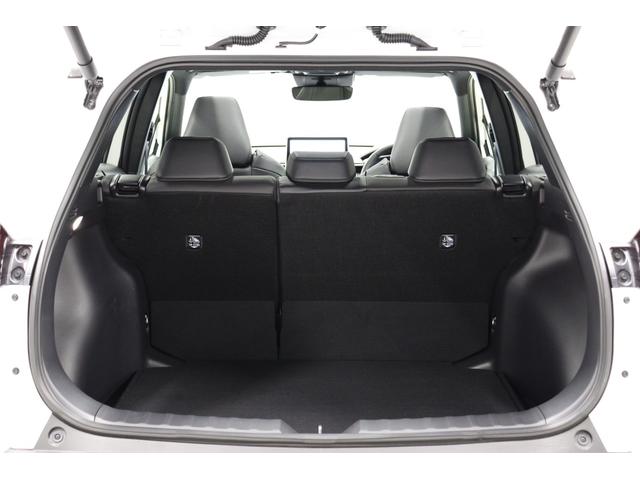 カローラクロス ハイブリッド　Ｚ　パノラマルーフ　寒冷地仕様＆ＬＥＤリアフォグランプ　アドバンストパーク　ステアリングヒーター　全周囲カメラ　ＡＣ１００Ｖ　パワーバックドア　ＢＳＭ　１０．５型ディスプレイオーディオｐｌｕｓ（33枚目）