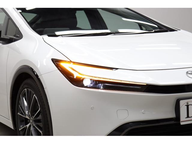 プリウス Ｚ　年次改良モデル　パノラマルーフ　Ｚ専用赤内装　寒冷地　１２．３インチコネクティッドナビ　パノラミックビューモニター　ブラインドスポットモニター　ドラレコ機能付きデジタルインナーミラー　パワートランク（14枚目）