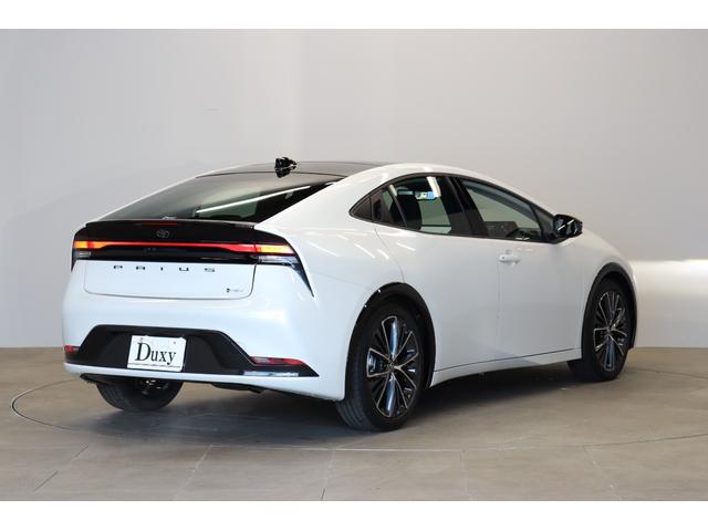 プリウス Ｚ　年次改良モデル　パノラマルーフ　Ｚ専用赤内装　寒冷地　１２．３インチコネクティッドナビ　パノラミックビューモニター　ブラインドスポットモニター　ドラレコ機能付きデジタルインナーミラー　パワートランク（30枚目）