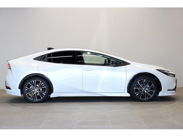 プリウス Ｚ　モデリスタエアロ　パノラマルーフ　パノラミックビューモニター　ブラインドスポットモニター　メモリー付パワーシート　シートヒーター＆ベンチレーション　ステアリングヒーター　トヨタセーフティセンス（7枚目）